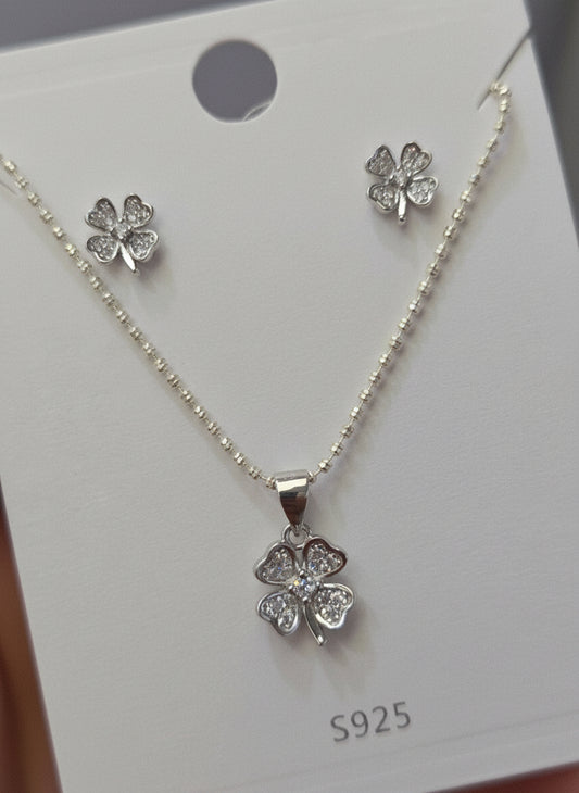 Set  4 leaf flower and zirconio sterling silver 925 plata Set aretes studs y cadena con dije de trebol - Fui Fuiu Jewelry